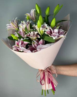 Букет махровых лилий Превосходство