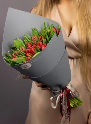 Букет 51 тюльпан Красное мино