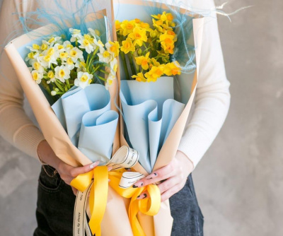 Букет с нарциссами Поцелуй солнца 