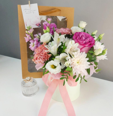 Подарочный набор Любимой мамочке с букетом цветов