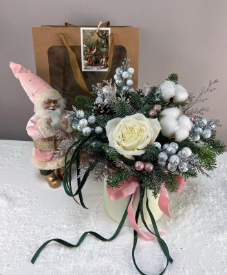 Букет с игрушкой Счастья в Новом году! 
