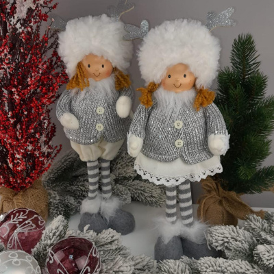 Девочка в серебристом наряде 40 см новогодний сувенир