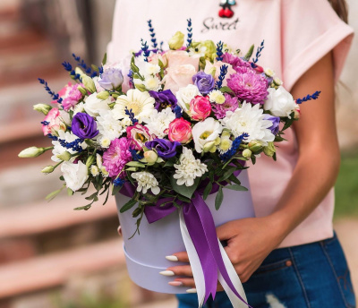 Букет в коробке Лавандовый рассвет 