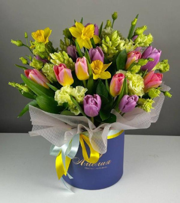 Букет в шляпной коробке Очарование весны